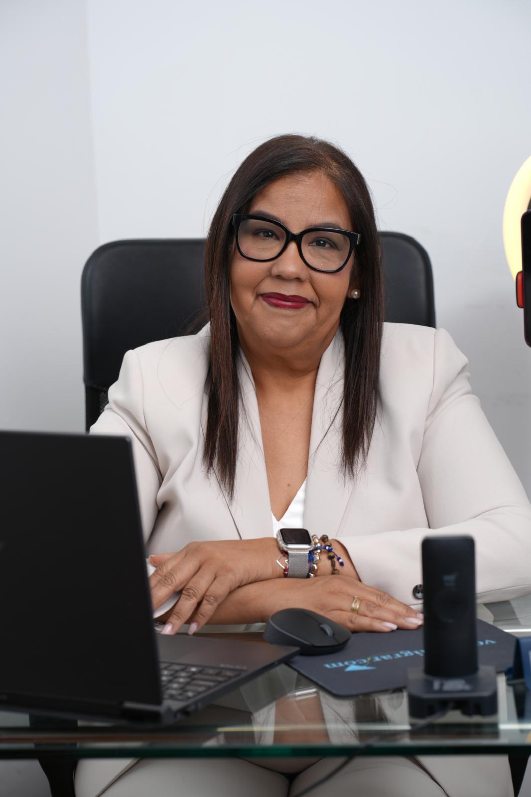 Ing. María Eugenia Díaz — CEO de Voy a Emigrar